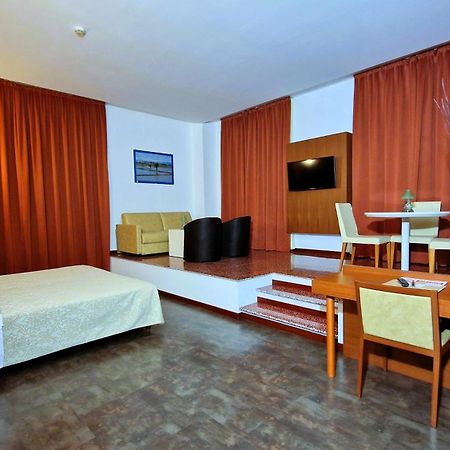 Bella Italia Palace Hotel Новара Экстерьер фото