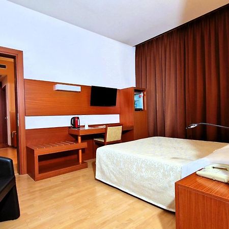 Bella Italia Palace Hotel Новара Экстерьер фото