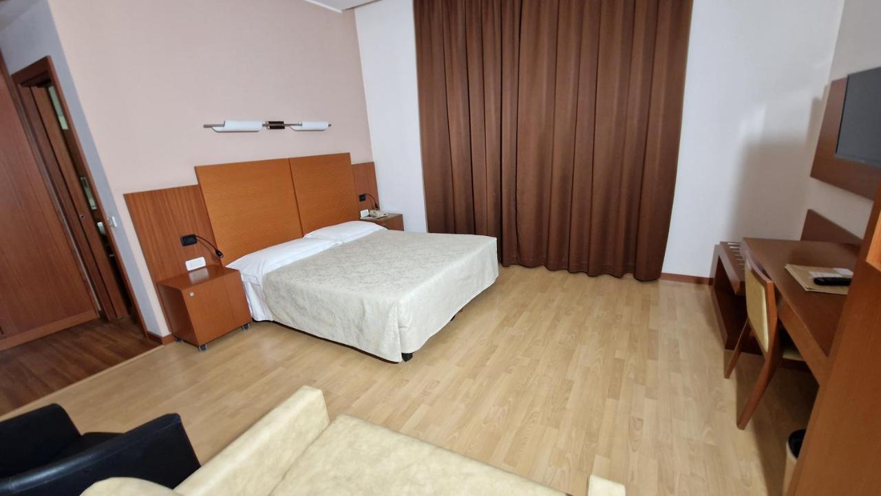 Bella Italia Palace Hotel Новара Экстерьер фото