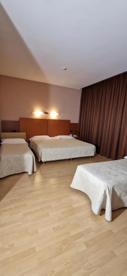 Bella Italia Palace Hotel Новара Экстерьер фото