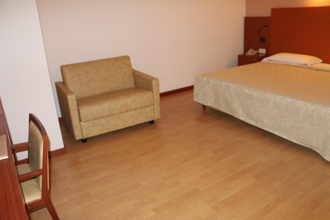 Bella Italia Palace Hotel Новара Экстерьер фото